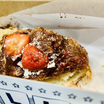 Parlor Doughnuts - Strawberry covered chocolates - Coffee & Tea Near Me - Panama City Beach, Florida