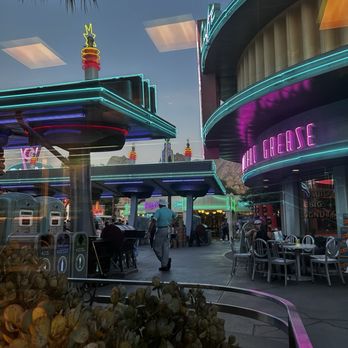 Flo's V8 Cafe - Cafes Near Me - Anaheim, California