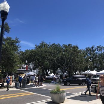 Hyde Park Village - Farmers Market Sundays - Shopping Centers Near Me - Tampa, Florida Hyde Park Village - Farmers Market Sundays - Shopping Centers Near Me - Tampa, Florida