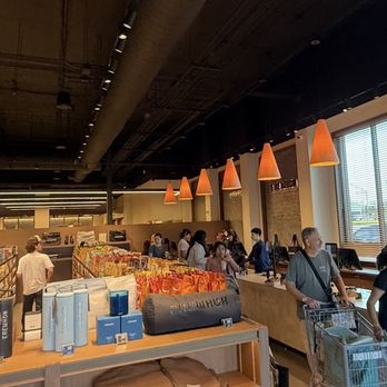 Erewhon Manhattan Beach - Grocery Near Me - Manhattan Beach, California Erewhon Manhattan Beach - Grocery Near Me - Manhattan Beach, California