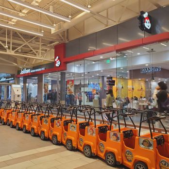 Jollibee - Entrance inside mall - Fast Food Near Me - Milpitas, California