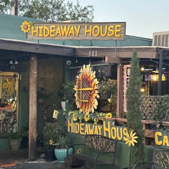 Hideaway House - Front of the restaurant - Pizza Near Me - Sedona, Arizona