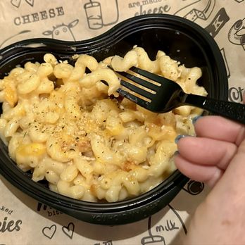 I Heart Mac and Cheese - Classic Mac and Cheese - Sandwiches Near Me - Sacramento, California I Heart Mac and Cheese - Classic Mac and Cheese - Sandwiches Near Me - Sacramento, California