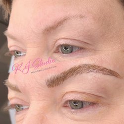K J Studio - Eyebrows are so important!