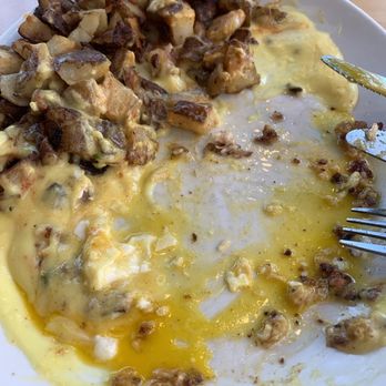 Sunset Grill - Crab cake Benedict - Breakfast & Brunch Near Me - Toronto, Ontario