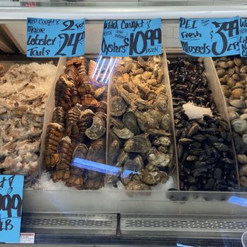 Detwiler's Farm Market - seafood counter - Grocery Near Me - Sarasota, Florida
