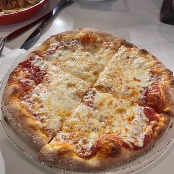 American Junkie - Happy hour personal pizza - American Near Me - Hermosa Beach, California