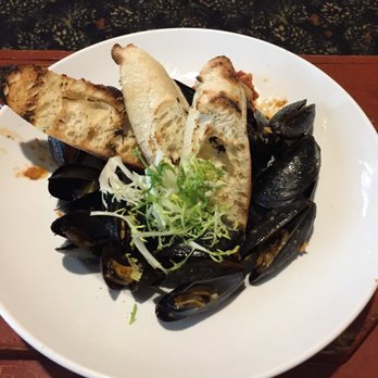 Lakehouse Grille - Mussels (best sauce EVER!) - American Near Me - Meredith, New Hampshire Lakehouse Grille - Mussels (best sauce EVER!) - American Near Me - Meredith, New Hampshire