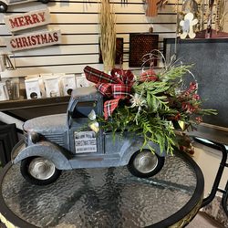 Casa De Flores - Farmhouse Winter Truck