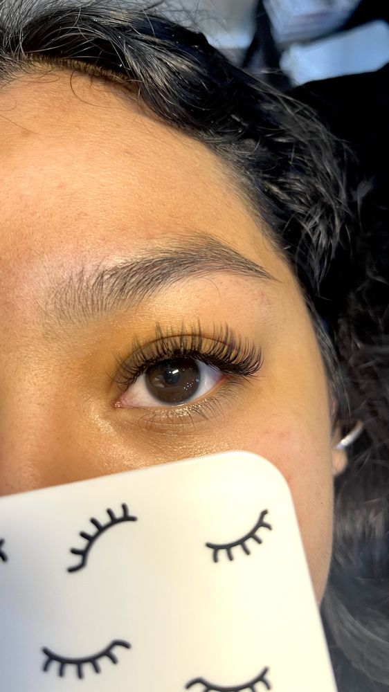 Jocelyn lashes Logo