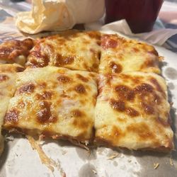 Mainline Station - This is a pepperoni pizza that I could not get enough of. I even had the leftovers for breakfast.