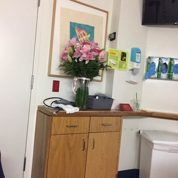 De Vaze Flowers - Perfect blooms!!! Ordered over the phone. Told him I wanted bright happy flowers. Thank you! - Florists Near Me - Burbank, California