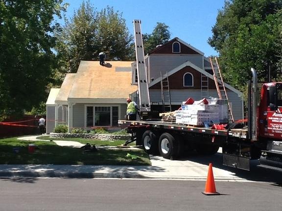 Slide of Gil's Roofing
