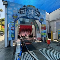 Chevron - Car Wash with free vacuuming! open every day from 8AM-8PM