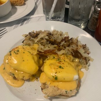 Bubba - Crab Cake Benedict - Southern Near Me - Des Moines, Iowa
