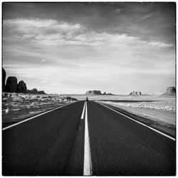 MotoQuest - Anchorage - Monument Valley
