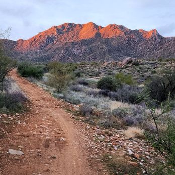 Tom's Thumb Trailhead - Sun on the mountains - Hiking Near Me - Scottsdale, Arizona Tom's Thumb Trailhead - Sun on the mountains - Hiking Near Me - Scottsdale, Arizona
