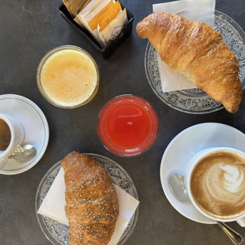 Florian's Café - Italian breakfast €7 and Vegan breakfast €9 - Italian Near Me - Rome, RM