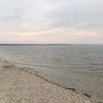 West Meadow Beach - West Meadow is super rocky but always makes for a good photo. - Beaches Near Me West Meadow Beach - West Meadow is super rocky but always makes for a good photo. - Beaches Near Me