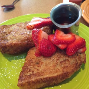 Geraldine's Counter - French toast Witt strawberries. (Crispy and sugar crusted) - American Near Me - Seattle, Washington