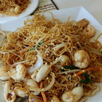 Arcadia Garden Cafe - Harbor Seafood Chow Mein (Non Spicy) - good, but noodles need to be a lil wetter - tasted dry. Drizzled some red vinegar, and it helped. - Chinese Near Me - Arcadia, California Arcadia Garden Cafe - Harbor Seafood Chow Mein (Non Spicy) - good, but noodles need to be a lil wetter - tasted dry. Drizzled some red vinegar, and it helped. - Chinese Near Me - Arcadia, California