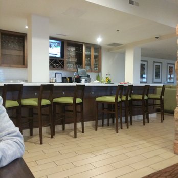 Hilton Garden Inn Roanoke - Bar - Hotels Near Me - Roanoke, Virginia