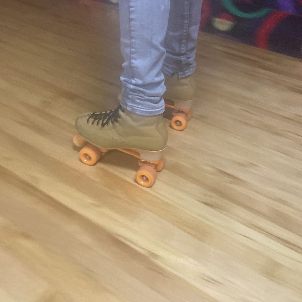 Forum Roller World - Regular skates - Skating Rinks Near Me - Grand Prairie, Texas Forum Roller World - Regular skates - Skating Rinks Near Me - Grand Prairie, Texas