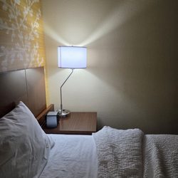 Fairfield by Marriott Inn & Suites Greenville Simpsonville - Weird lamp dedign