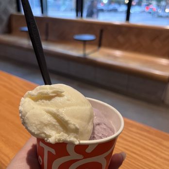 Salt & Straw - Honey lavender, pear blue cheese - Ice Cream & Frozen Yogurt Near Me - Seattle, Washington