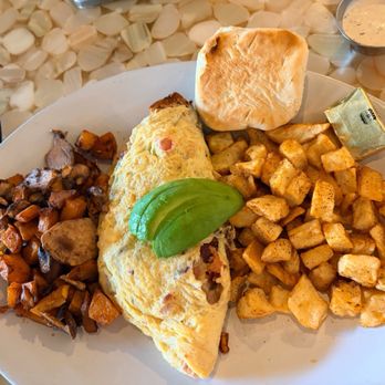 Daily Dose Old Town Bar & Grill - Bacon Omelet - Breakfast & Brunch Near Me - Scottsdale, Arizona