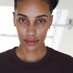 Nirvana Studios Hollywood - Actor Azmarie Livingston Headshot