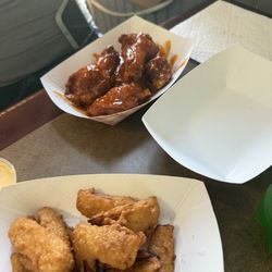 Wings and onion chips