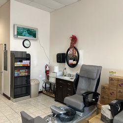1 Nails & Spa