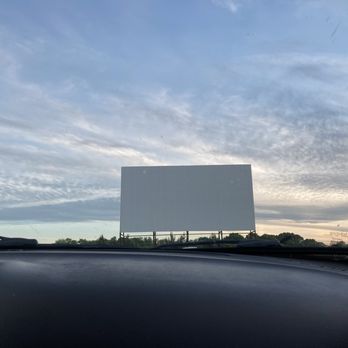 411 Drive In Theatre - Screen - Cinema Near Me - Centre, Alabama