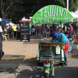 Tianguis de Antigüedades El Trocadero - Tradicional tejuino en el Trocadero.