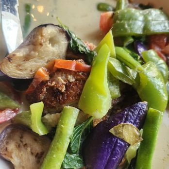 Prode - Green curry with duck - Thai Near Me - Little Neck, New York Prode - Green curry with duck - Thai Near Me - Little Neck, New York