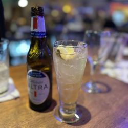 Baxter's American Grille - Beer on ice after lots of other drinks, Baxter has the best service