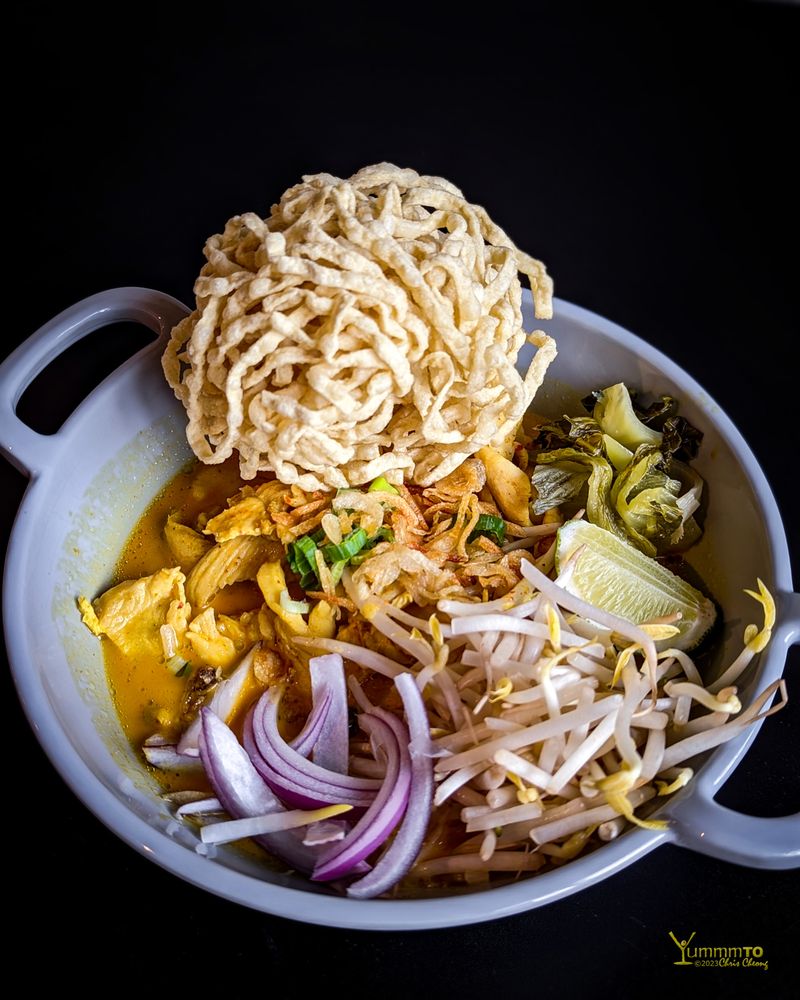 EAT BKK Thai Bar & Restaurant 