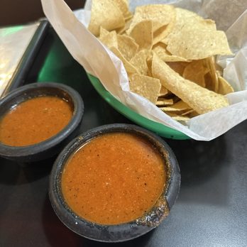 Papa Lacho’s - Complimentary chips & salsa - Mexican Near Me - Huntsville, Texas