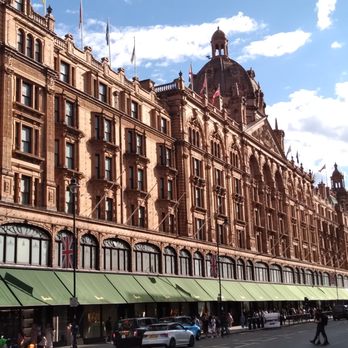 Harrods - Outside - Department Stores Near Me - London, XGL