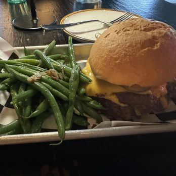 Darlings - Smash burger and green beans - American Near Me - Tillson, New York Darlings - Smash burger and green beans - American Near Me - Tillson, New York