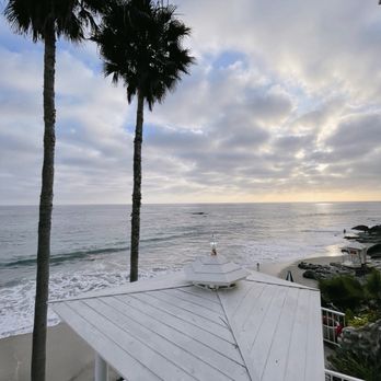 Capri Laguna - Capri Laguna views and grounds - Hotels Near Me - Laguna Beach, California