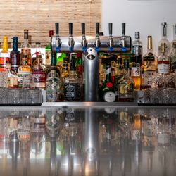 Refinery 714 - Backbar of Refinery 714