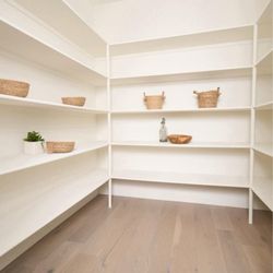Key Legacy - Walk in pantry