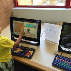Brooklyn Public Library - Gerritsen Beach Library - Computers for kids!