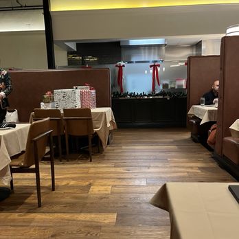 cuts steakhouse - Dinning room - Steakhouses Near Me - Turlock, California