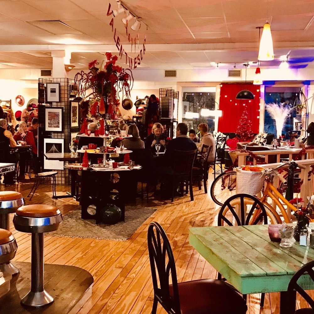 The Experience - Nice warm ambiance. - Women's Clothing Near Me - Edom, Texas