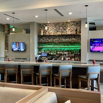 SpringHill Suites by Marriott Huntington Beach Orange County - Lobby bar - Hotels Near Me - Huntington Beach, California SpringHill Suites by Marriott Huntington Beach Orange County - Lobby bar - Hotels Near Me - Huntington Beach, California