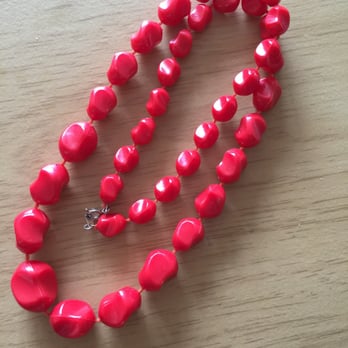 Beatroot and Lace - Beaded red necklace £5 - Used, Vintage & Consignment Near Me - Glasgow, GLG