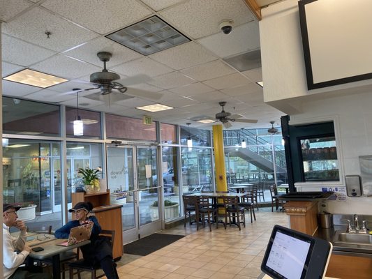 The Ma'lawah Bar by null